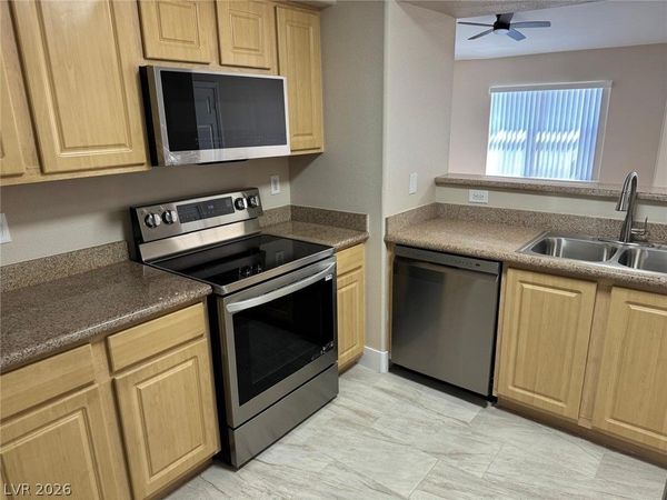 8000 W Badura Avenue, Unit 2017, Las Vegas, NV 89113