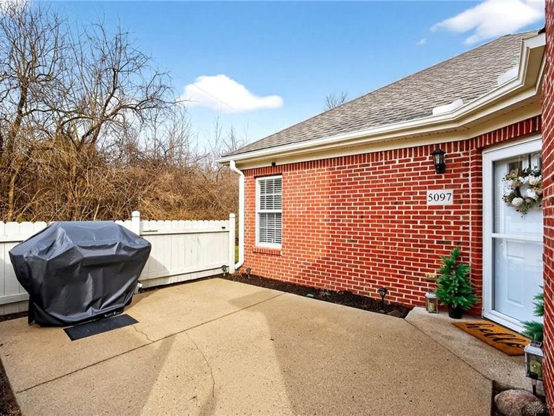 5097 Crescent Ridge Drive, Clayton, OH 45315 Photo 4