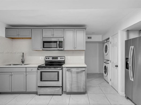 411 N 61st Ave, Hollywood, FL 33024