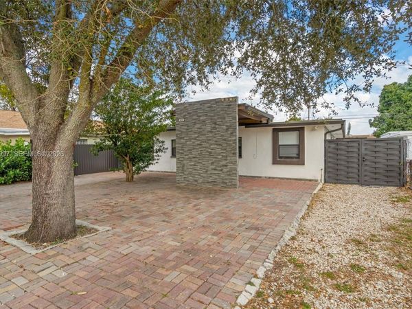 411 N 61st Ave, Hollywood, FL 33024