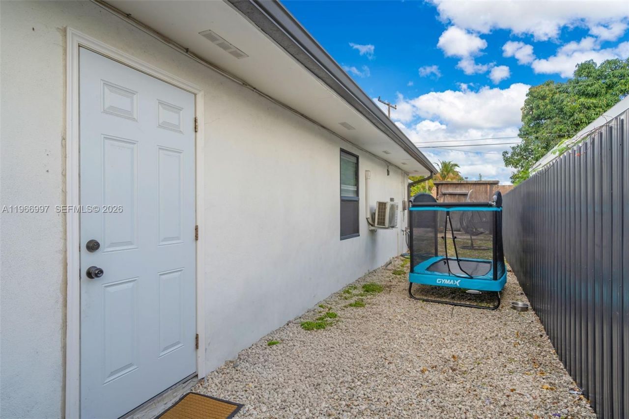 411 N 61st Ave, Hollywood, FL 33024 Photo