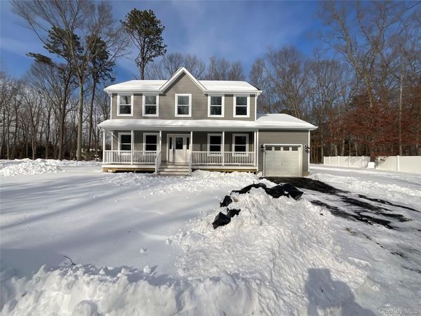 89 C Mt Sinai Coram Road, Coram, NY 11727