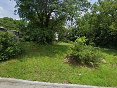 4439 Agnes Avenue, Kansas City, MO 64130