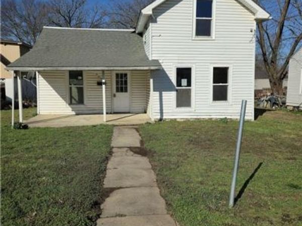 604 S Market Street, Holden, MO 64040