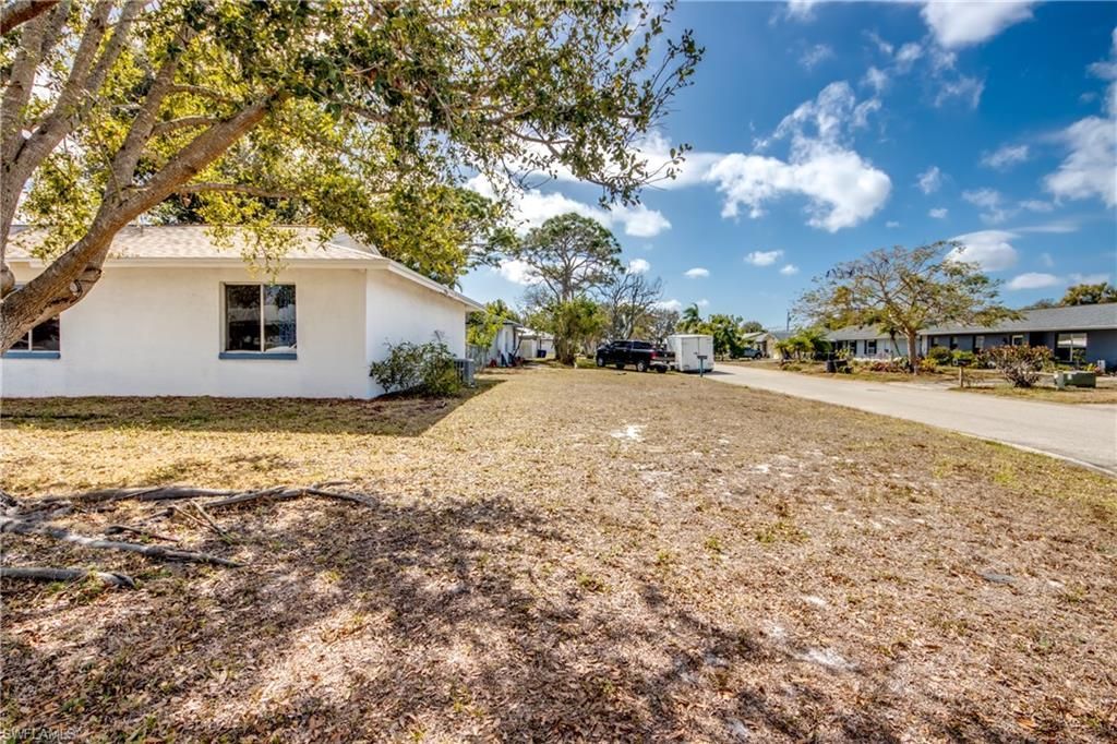 1384 Sourwood Ct, North Fort Myers, FL 33917 Photo