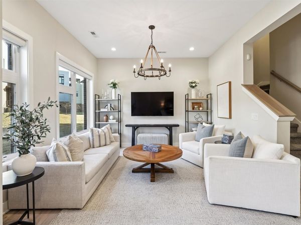 857 E 2nd Street, Des Moines, IA 50309