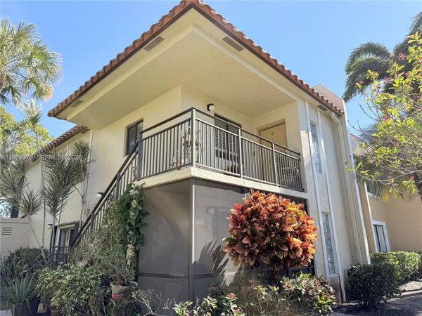 432 Lakeview Dr, Unit 201, Weston, FL 33326