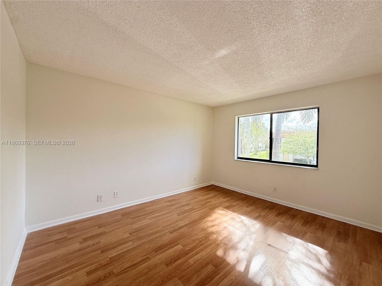 432 Lakeview Dr, Unit 201, Weston, FL 33326 Photo