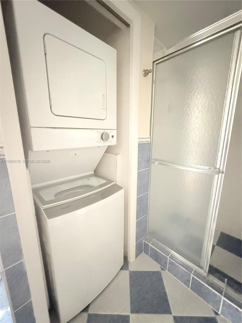 432 Lakeview Dr, Unit 201, Weston, FL 33326 Photo