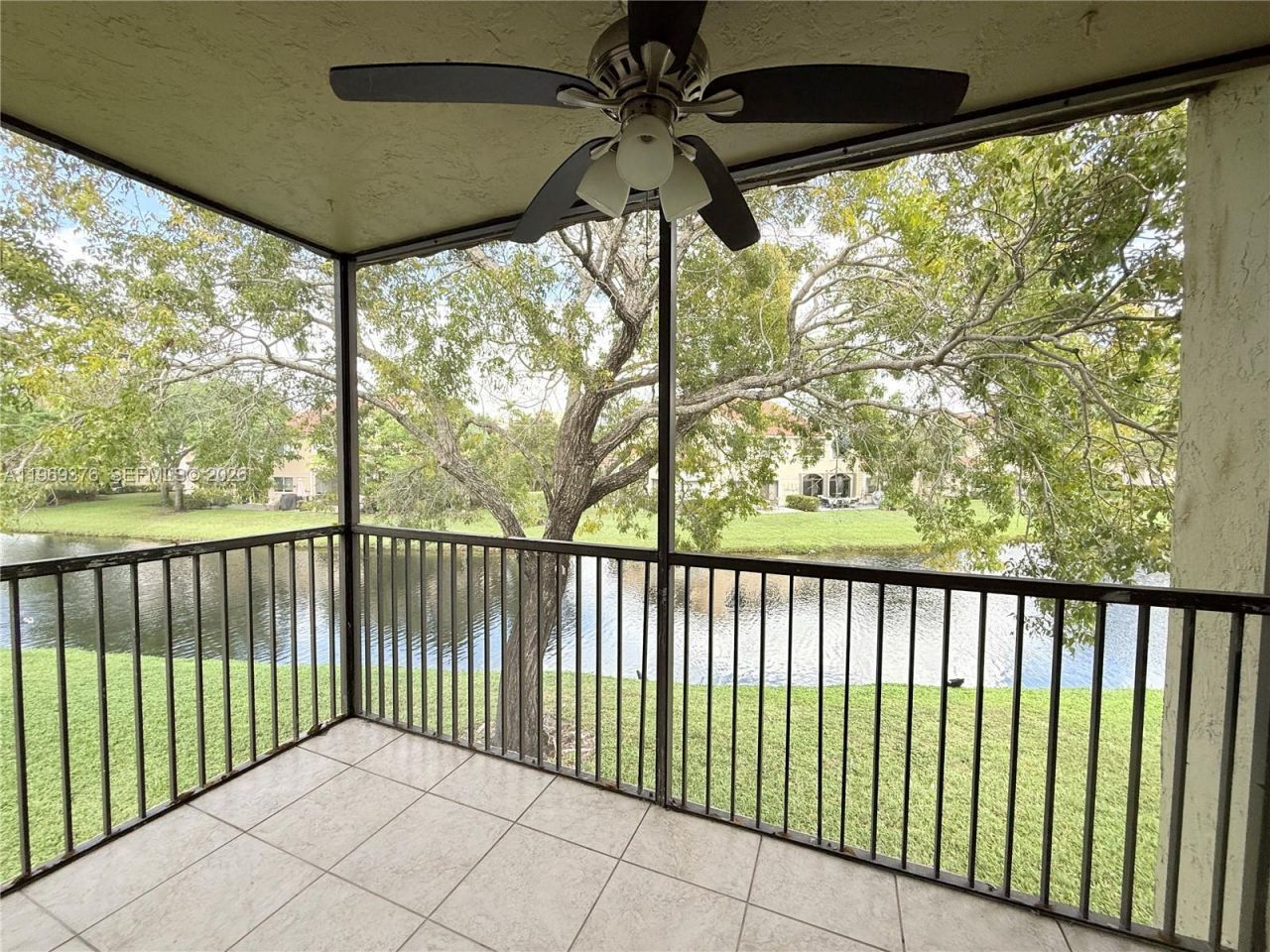 432 Lakeview Dr, Unit 201, Weston, FL 33326 Photo