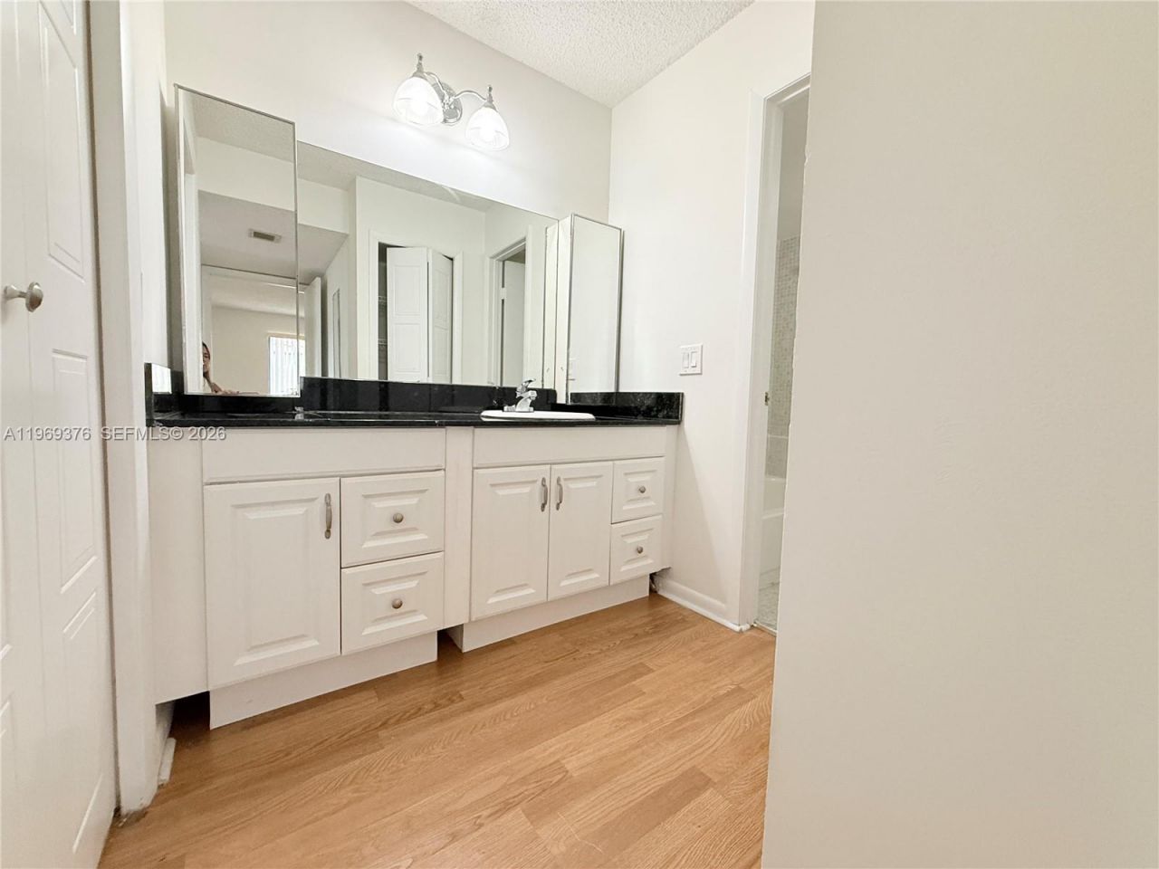 432 Lakeview Dr, Unit 201, Weston, FL 33326 Photo