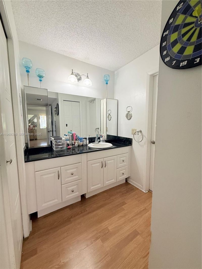 432 Lakeview Dr , Unit 201, Weston, FL 33326 Photo