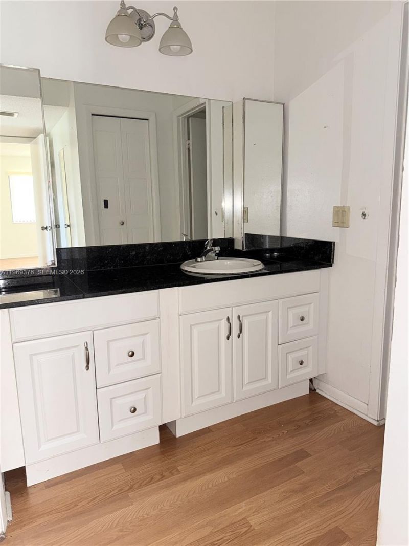 432 Lakeview Dr, Unit 201, Weston, FL 33326 Photo