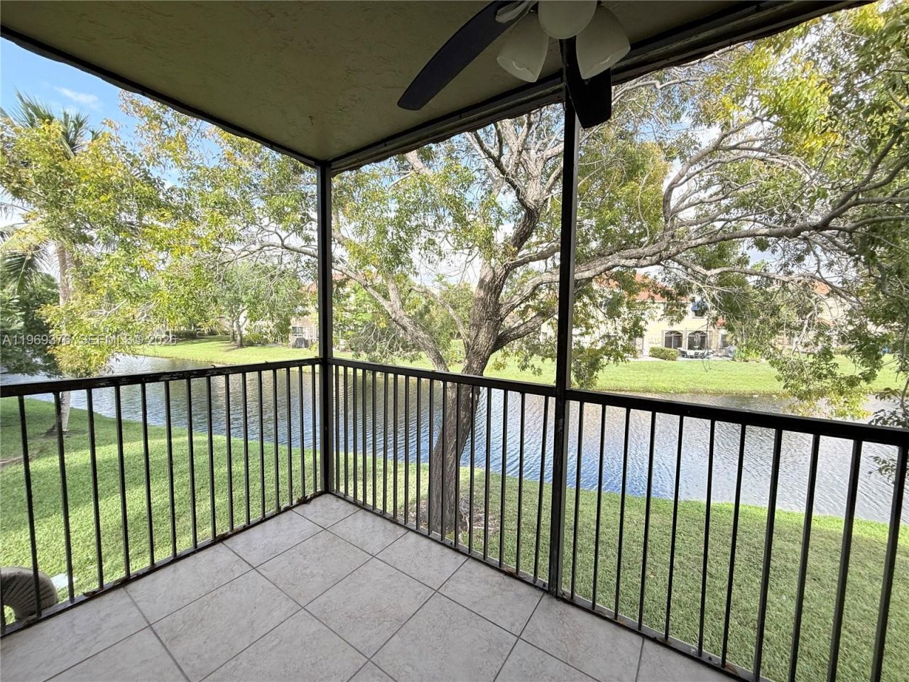 432 Lakeview Dr, Unit 201, Weston, FL 33326 Photo