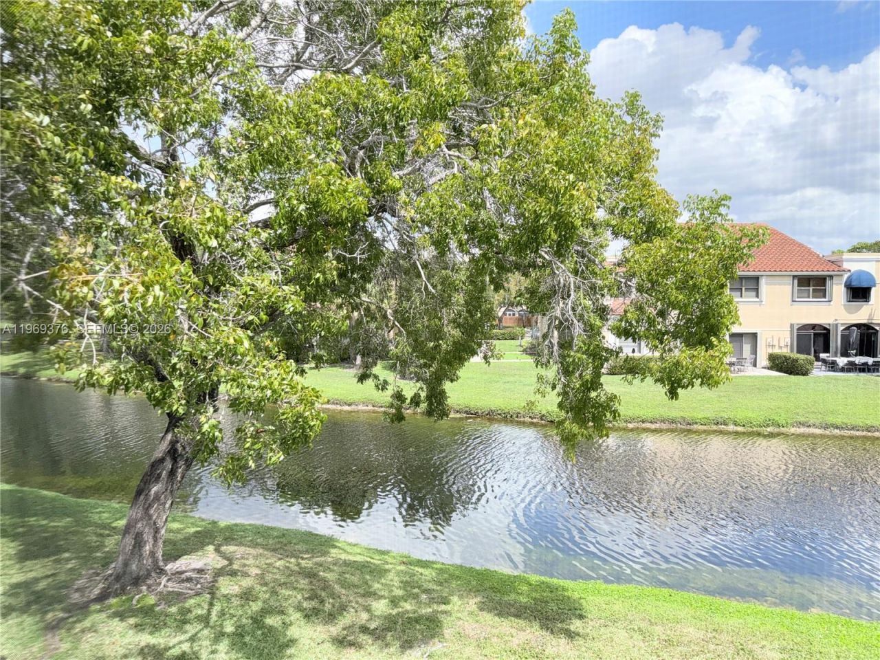 432 Lakeview Dr, Unit 201, Weston, FL 33326 Photo