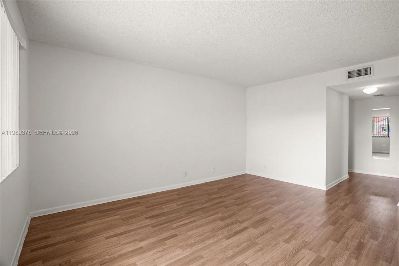 432 Lakeview Dr, Unit 201, Weston, FL 33326 Photo