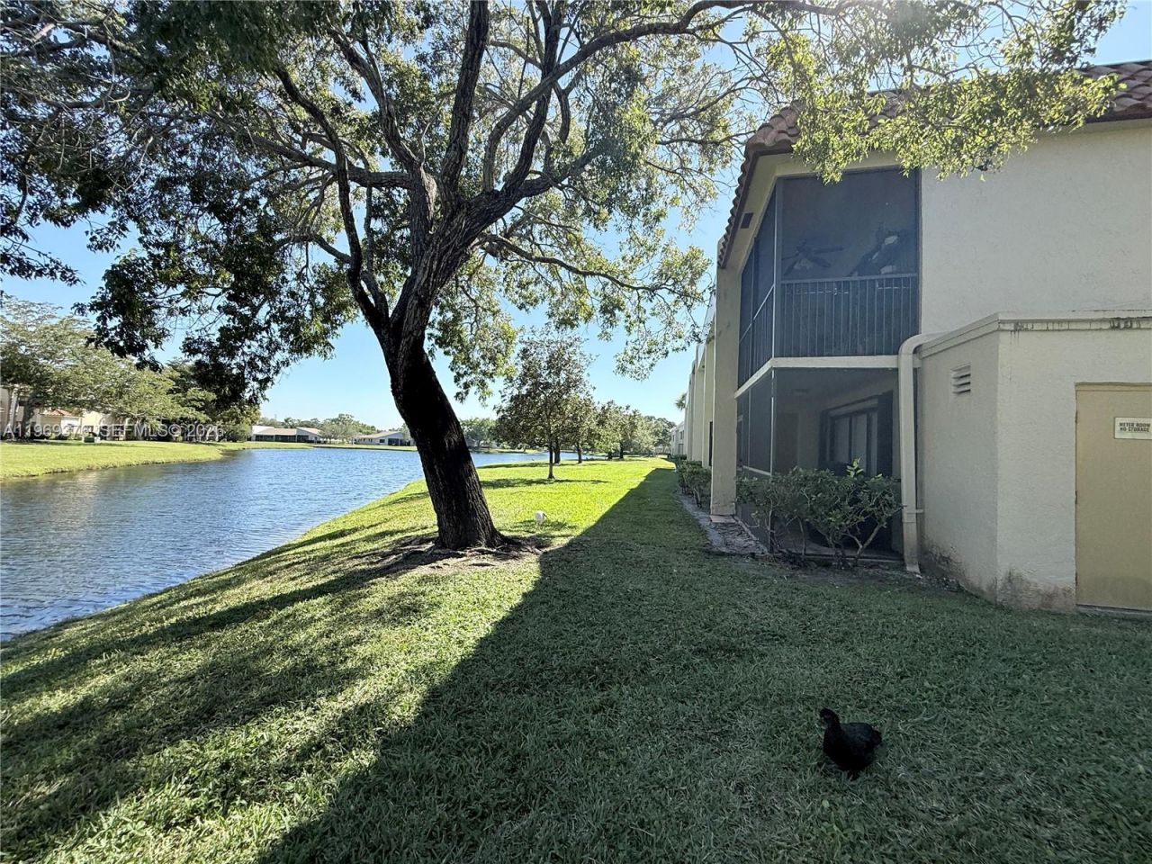 432 Lakeview Dr , Unit 201, Weston, FL 33326 Photo