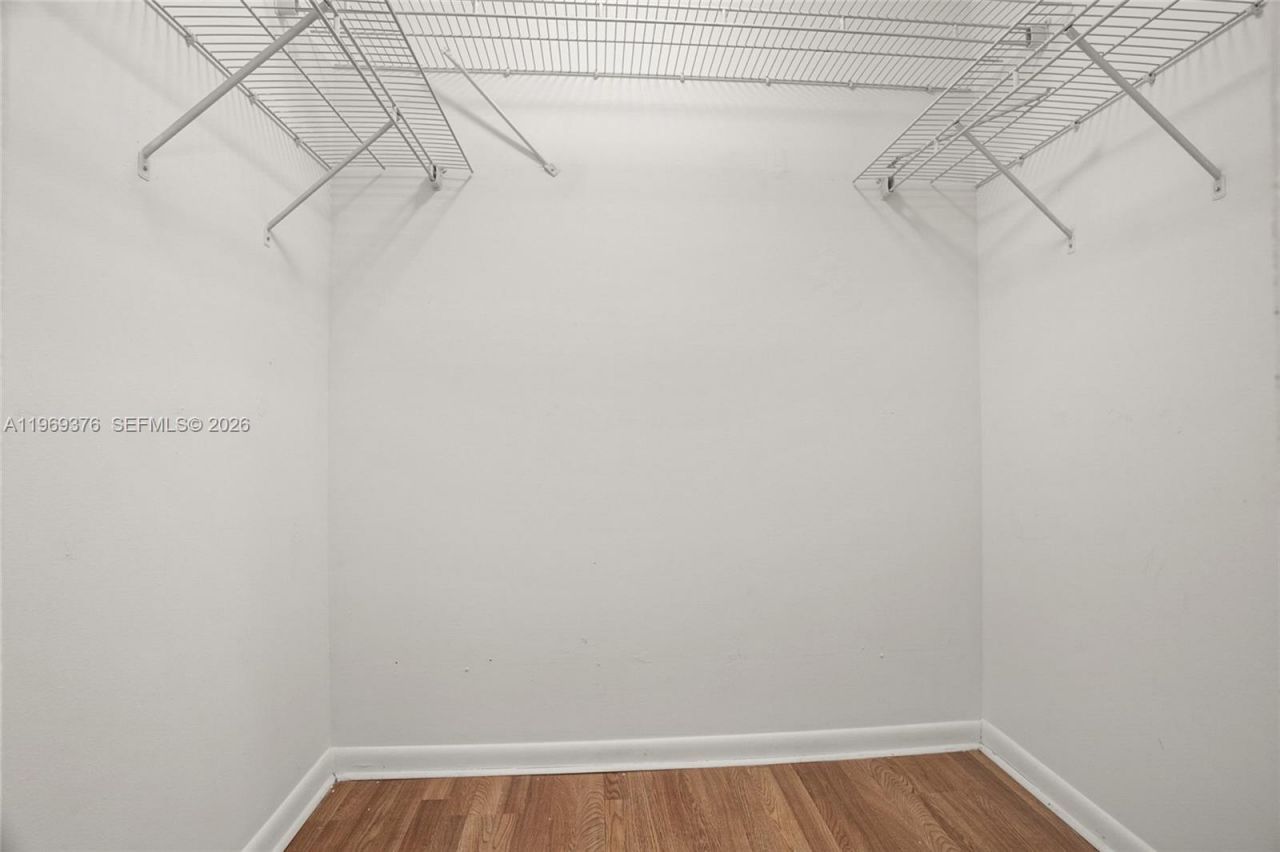 432 Lakeview Dr, Unit 201, Weston, FL 33326 Photo