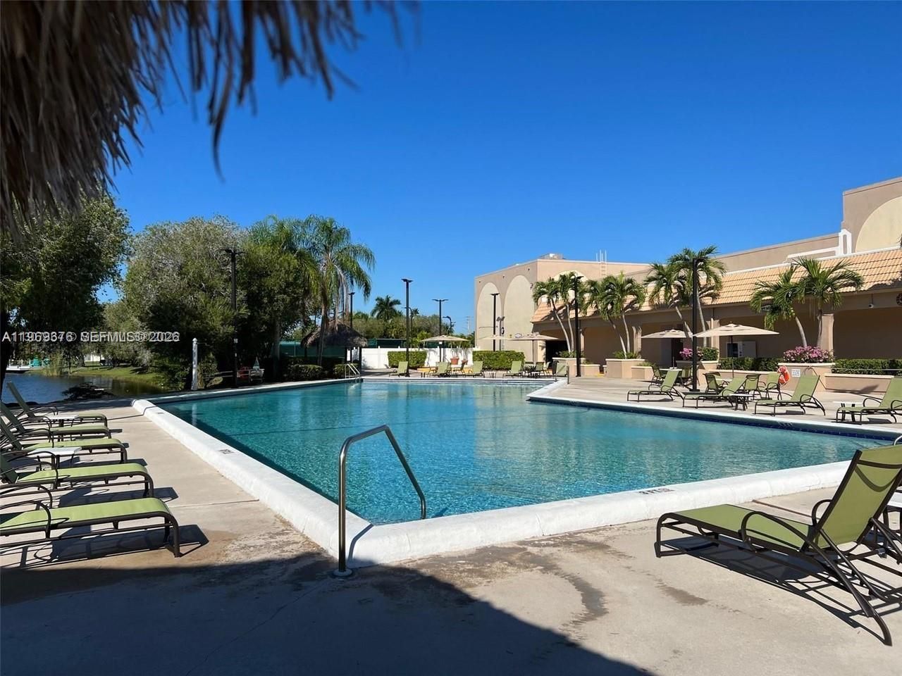 432 Lakeview Dr, Unit 201, Weston, FL 33326 Photo