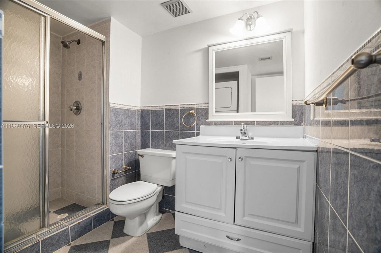 432 Lakeview Dr, Unit 201, Weston, FL 33326 Photo