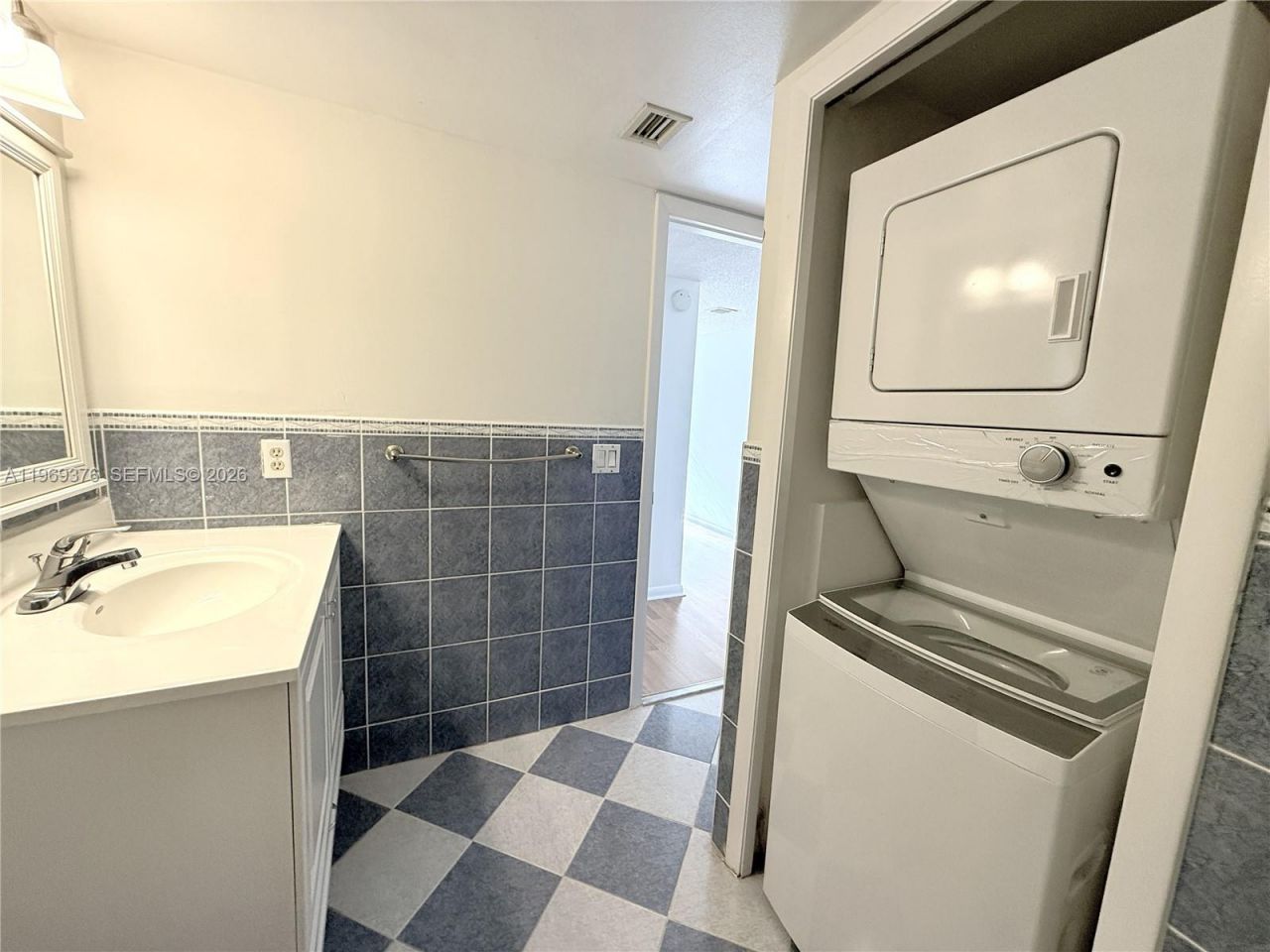 432 Lakeview Dr, Unit 201, Weston, FL 33326 Photo