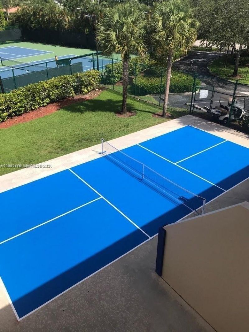 432 Lakeview Dr, Unit 201, Weston, FL 33326 Photo