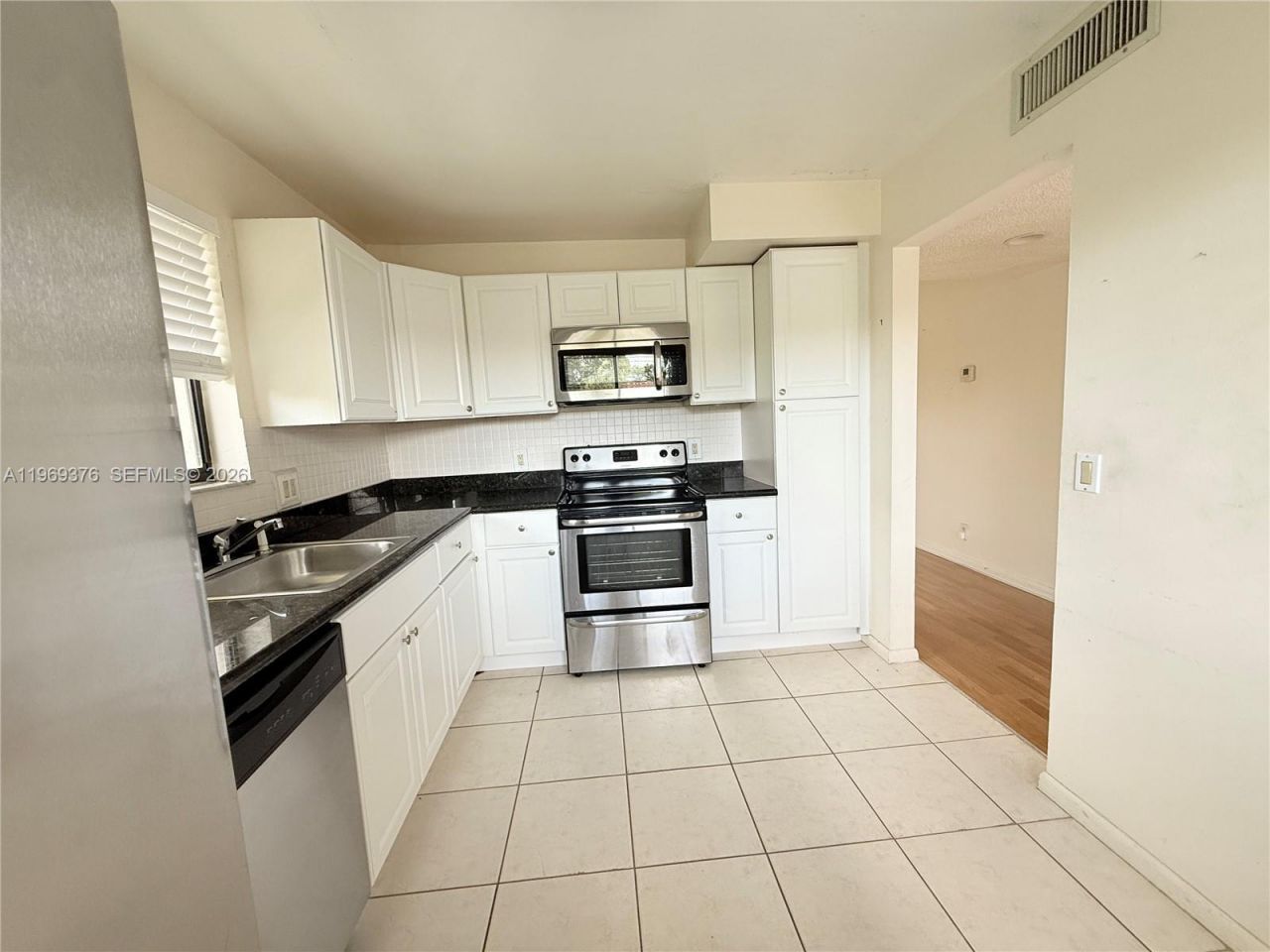 432 Lakeview Dr, Unit 201, Weston, FL 33326 Photo