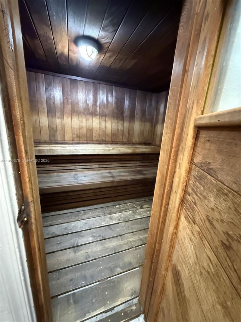 432 Lakeview Dr , Unit 201, Weston, FL 33326 Photo