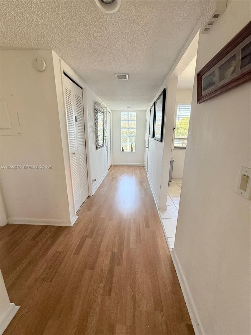 432 Lakeview Dr , Unit 201, Weston, FL 33326 Photo