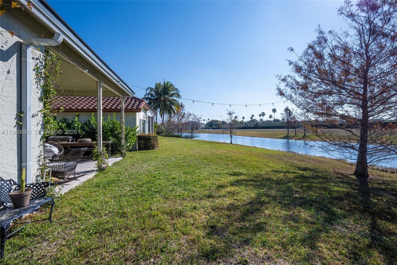 2668 Country Golf Dr , Wellington, FL 33414 Photo