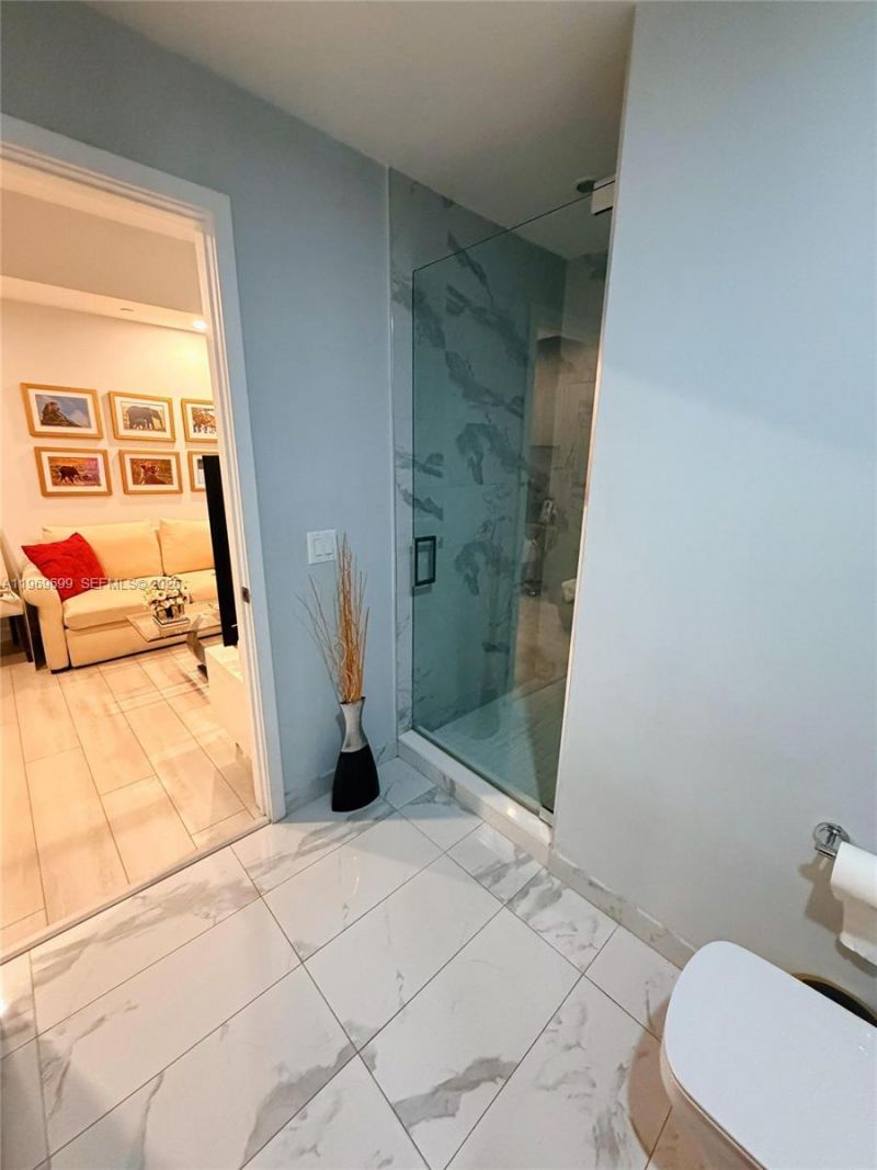 851 NE 1st Ave, Unit 2212, Miami, FL 33132 Photo