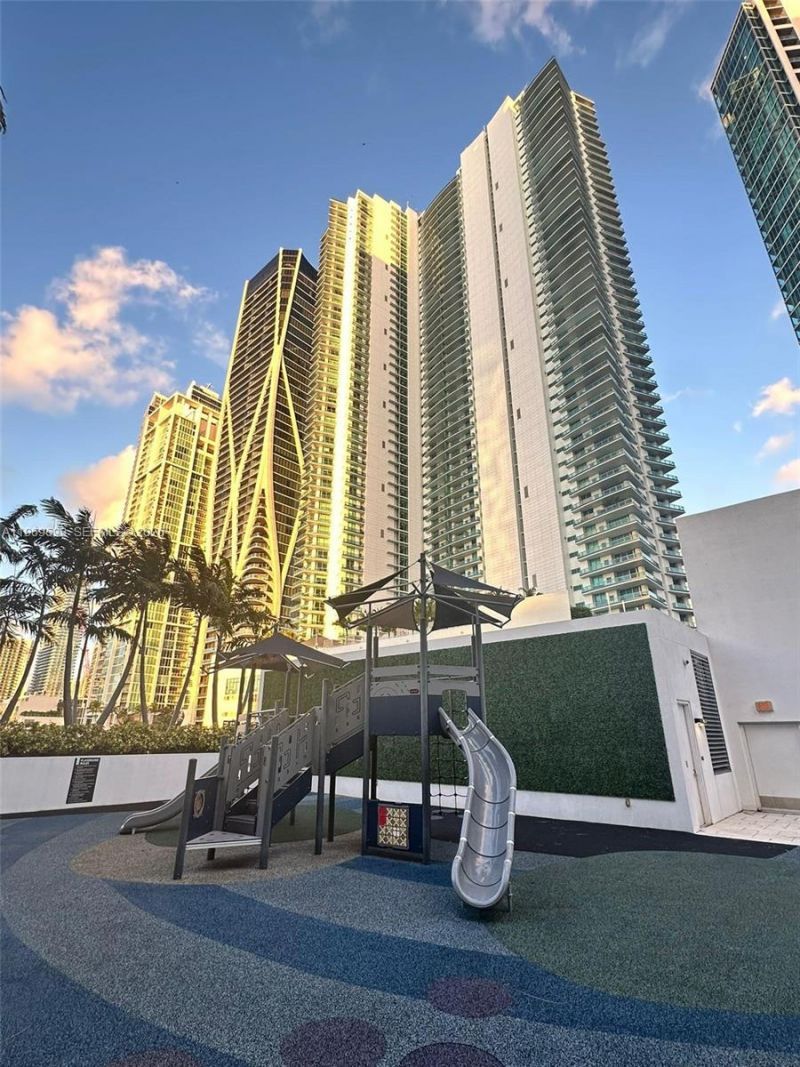 851 NE 1st Ave, Unit 2212, Miami, FL 33132 Photo