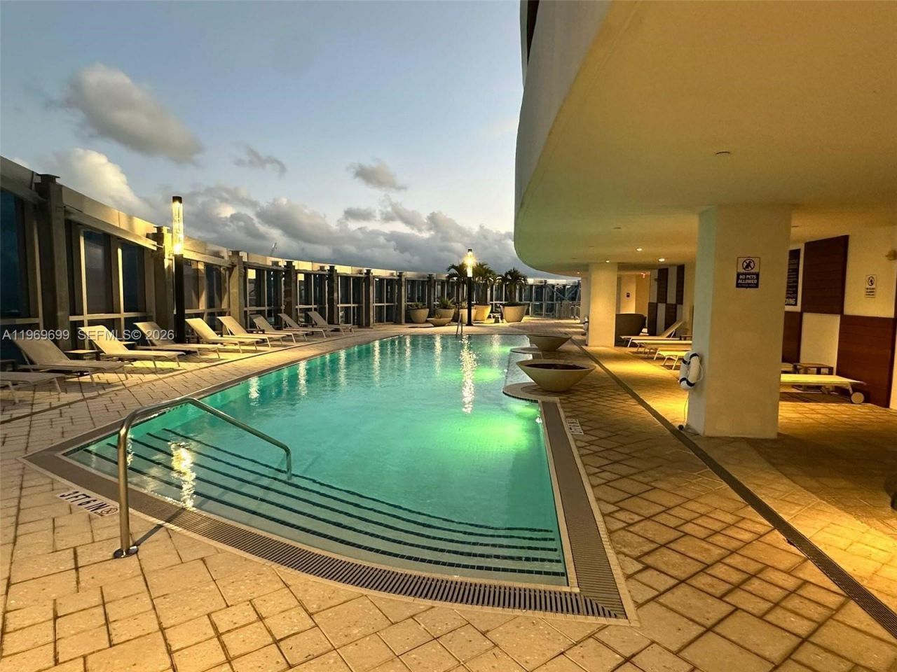 851 NE 1st Ave, Unit 2212, Miami, FL 33132 Photo