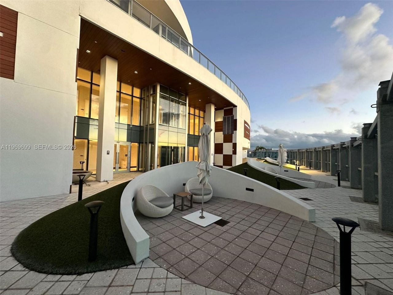 851 NE 1st Ave, Unit 2212, Miami, FL 33132 Photo