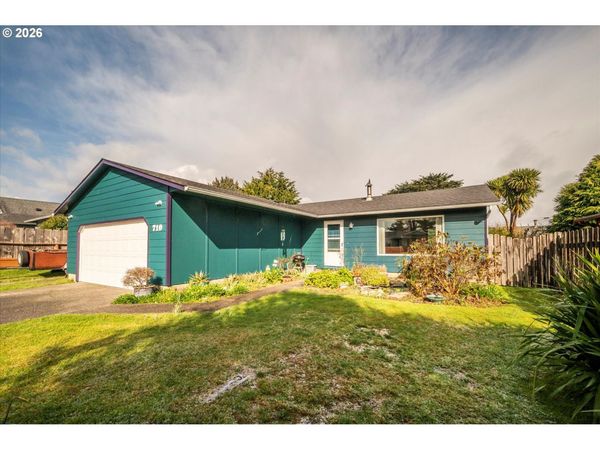 710 8TH SW CT, Bandon, OR 97411