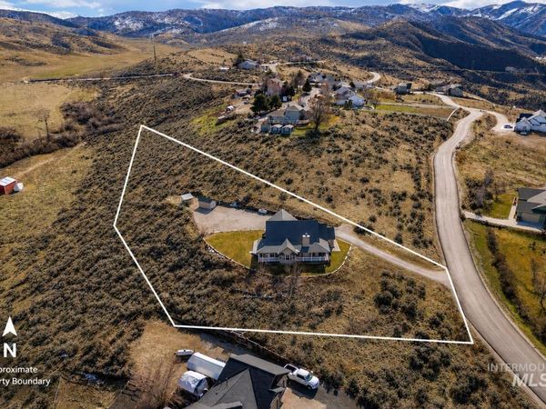 2132 Corral Road, Emmett, ID 83617
