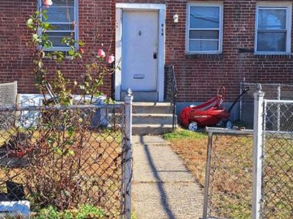 919 SHARON AVENUE, SHARON HILL, PA 19079