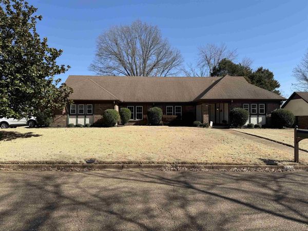 2764 E GERALD FORD DR, Memphis, TN 38016