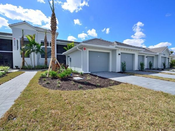 5434 DOUBLE EAGLE CIR, Unit 2614, NAPLES, FL 34142