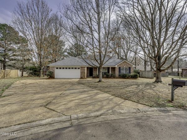 404 White Oak Cove, Florence, MS 39073