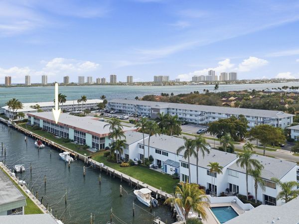 117 Lehane Terrace, Unit 205, North Palm Beach, FL 33408