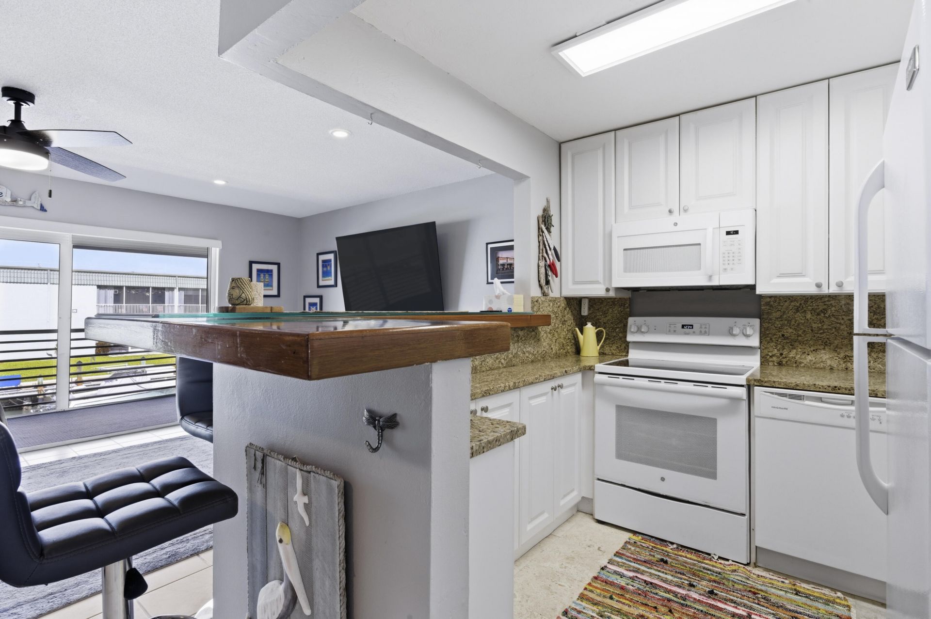 117 Lehane Terrace, Unit 205, North Palm Beach, FL 33408 Photo