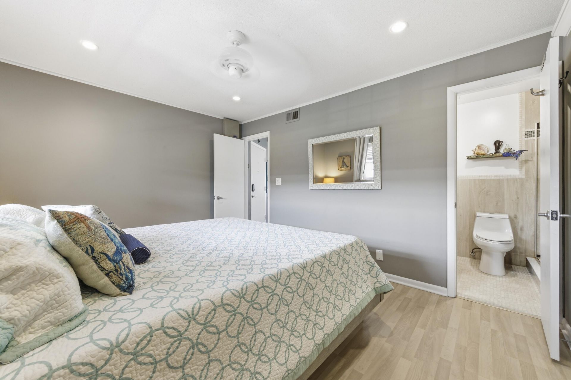 117 Lehane Terrace, Unit 205, North Palm Beach, FL 33408 Photo