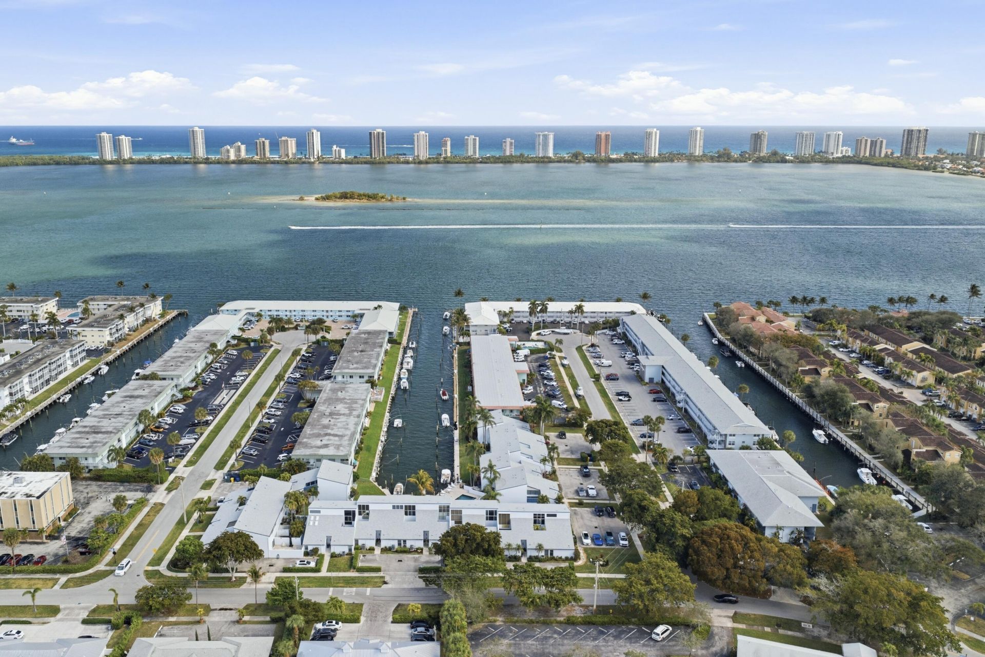 117 Lehane Terrace, Unit 205, North Palm Beach, FL 33408 Photo