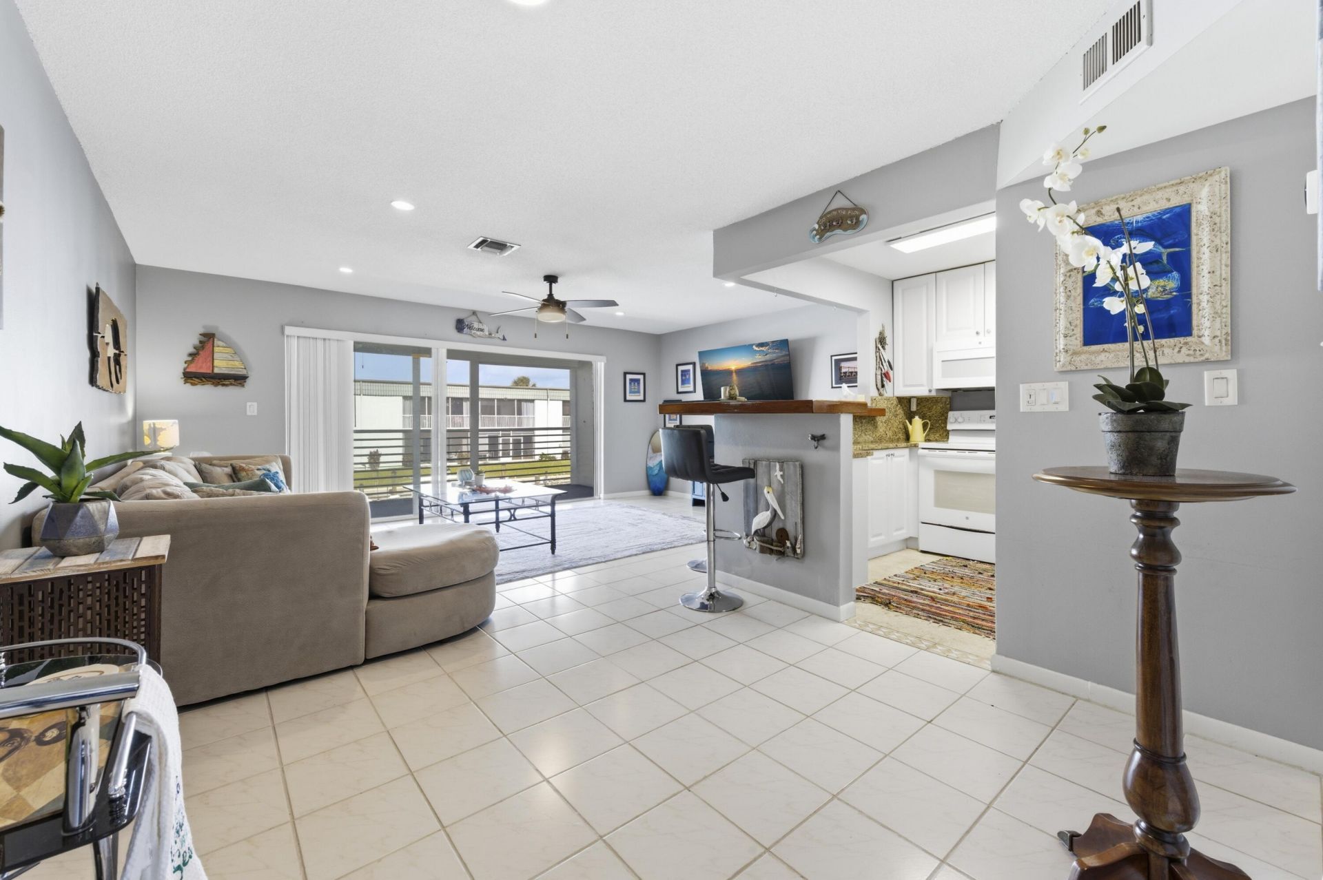 117 Lehane Terrace, Unit 205, North Palm Beach, FL 33408 Photo