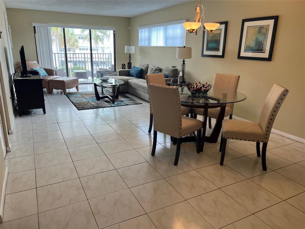 445 SE 21st Avenue, Unit 201, Deerfield Beach, FL 33441 Photo