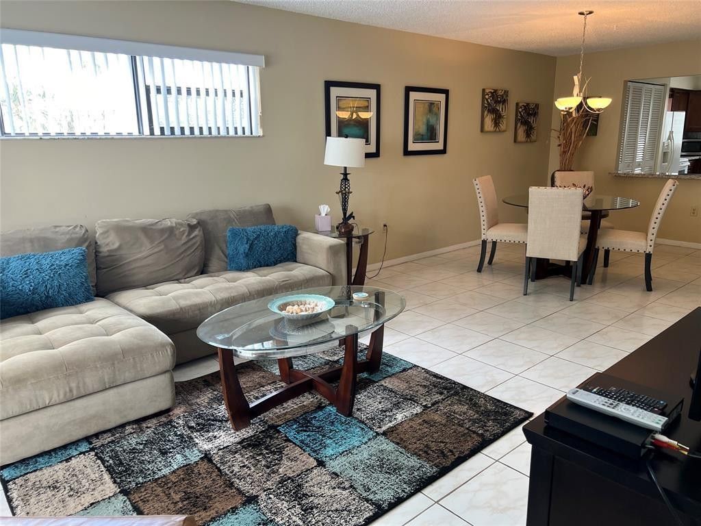 445 SE 21st Avenue, Unit 201, Deerfield Beach, FL 33441 Photo