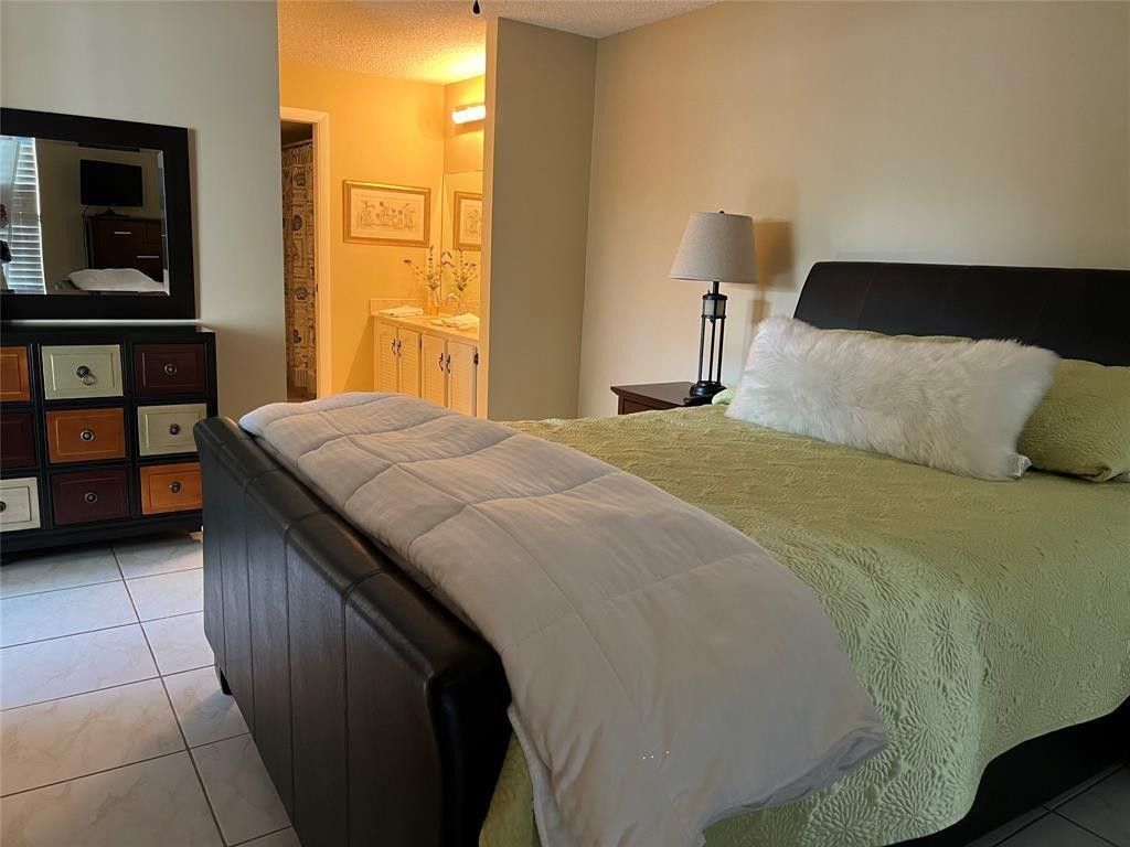 445 SE 21st Avenue, Unit 201, Deerfield Beach, FL 33441 Photo