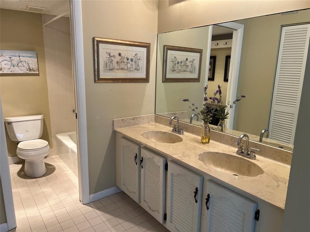 445 SE 21st Avenue, Unit 201, Deerfield Beach, FL 33441 Photo