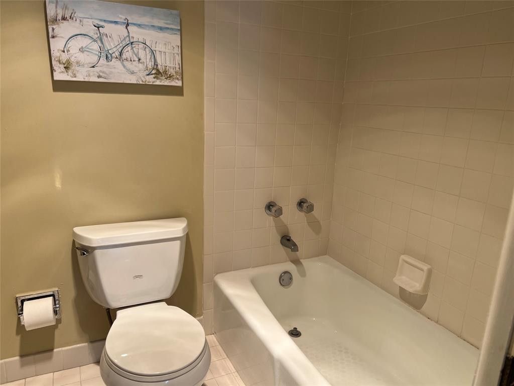 445 SE 21st Avenue, Unit 201, Deerfield Beach, FL 33441 Photo